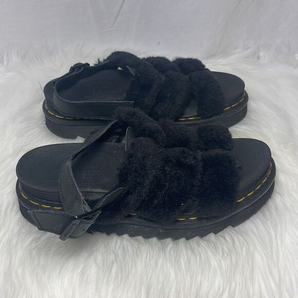 Dr. Martens Yelena Black Teddy Faux Fur Strap Lug Sole Sandals Sz 7 - Picture 7 of 9